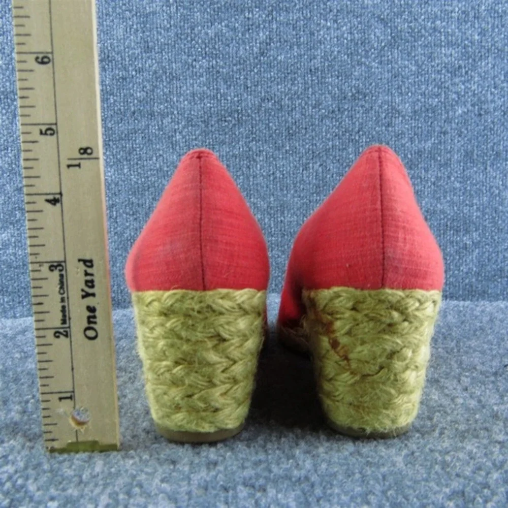 Lucky‎ Brand  Women Peep Toe Heel Shoes Red Fabric Size 5.5 Medium